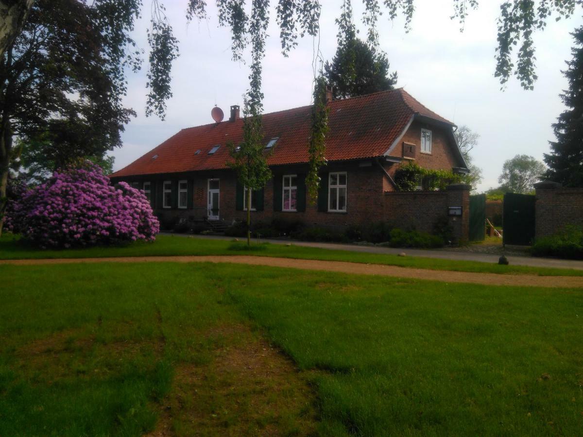 4 Sterne Wohnen "Zum Alten Forsthof" Am Schlosspark, App 1 "Smuck Und Groot" Eutin Exterior foto
