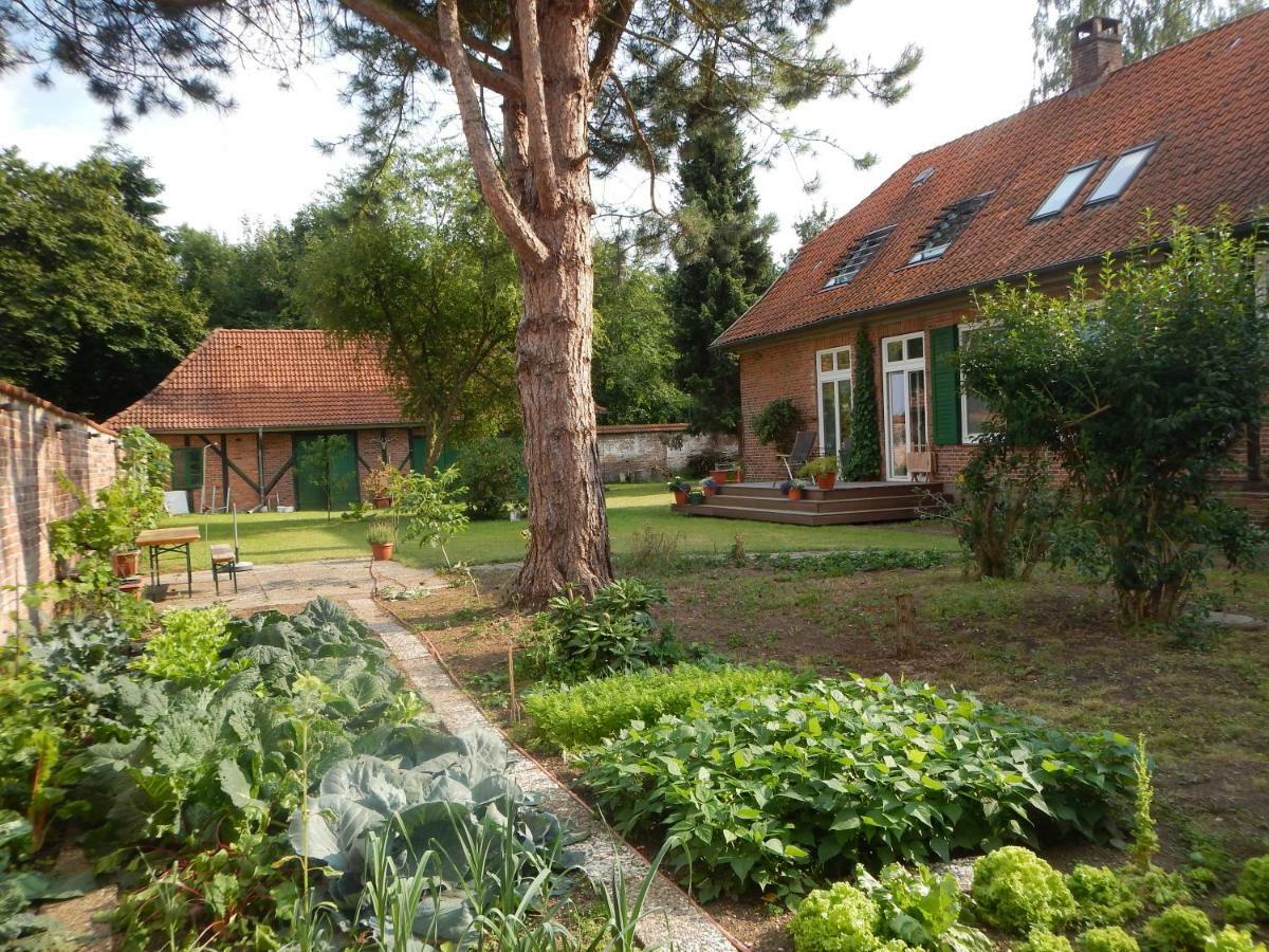 4 Sterne Wohnen "Zum Alten Forsthof" Am Schlosspark, App 1 "Smuck Und Groot" Eutin Exterior foto